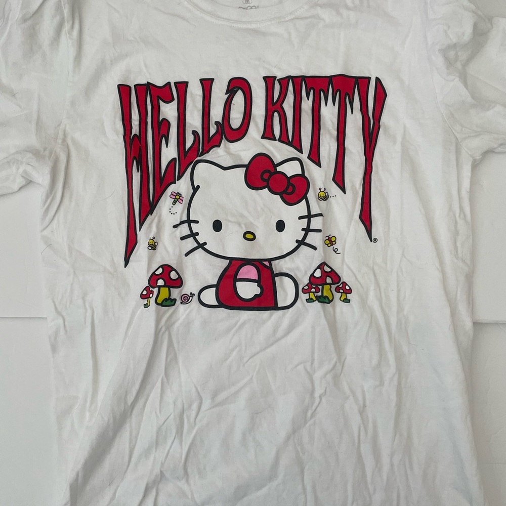 Medium Hello Kitty White Short Sleeve Tee with Red Accents